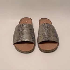 Unstructured by Clarks Slides